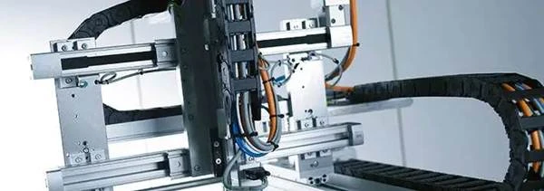 Смарт-автоматизація з електронікою Festo